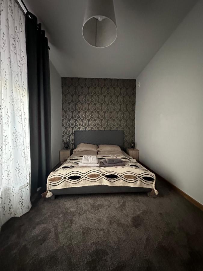 Apartamento Apartament Oksford 1 Okszow Exterior foto